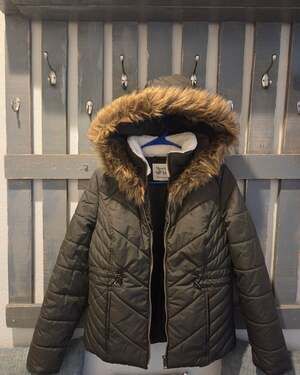 Maralyn & Me Womens Hooded Puffer Coat with Faux Fur Trim and Sherpa Lining